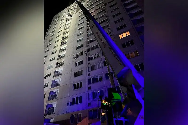 Пожар в алматинском ЖК: 35 полицейских участвовали в спасении жителей
