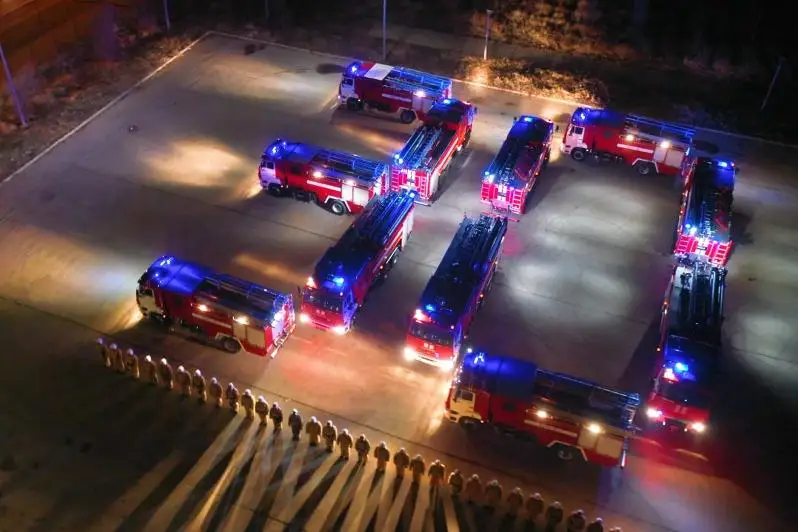 Алматинские пожарные необычно поздравили казахстанцев с Днем Независимости