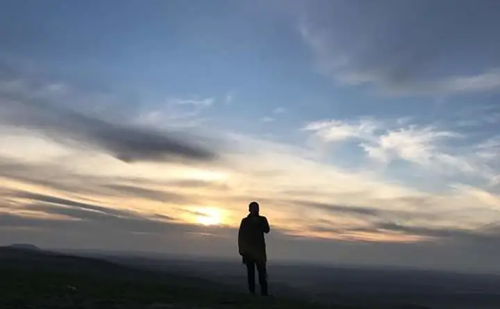 ءىشى التىن، سىرتى كۇمىس ءسوز جاقسىسى