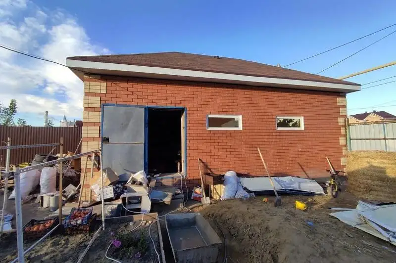 В Костанае при взрыве газа в погребе дома пострадали два человека