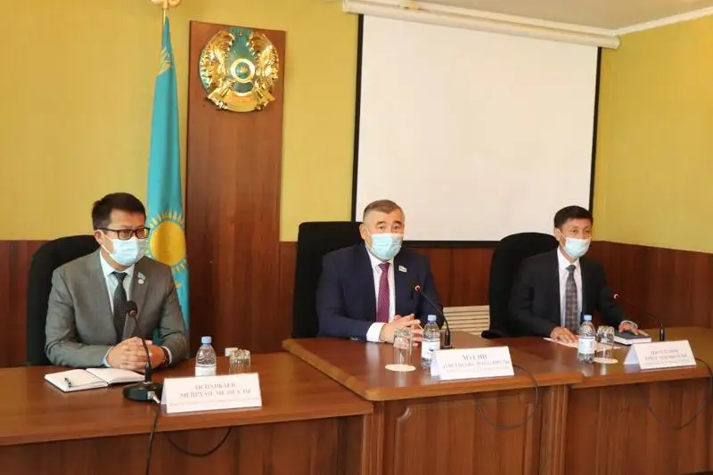 Сенатор Дуйсенгазы Мусин встретился с аграриями ВКО