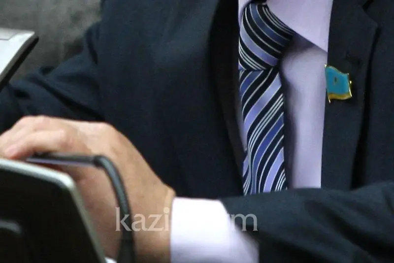 Вакцинирован ли депутатский корпус Казахстана