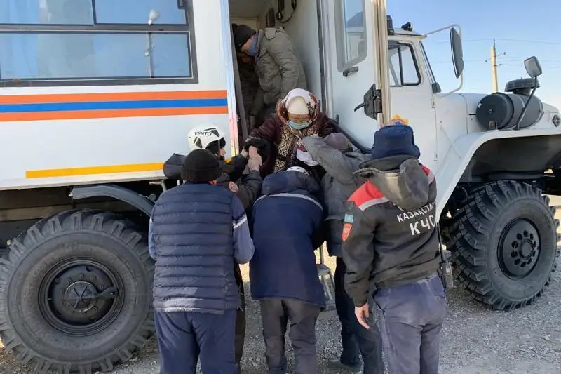 Более 40 человек стали заложниками пыльной бури в Туркестанской области