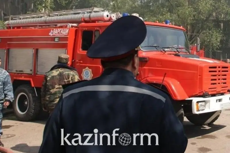 В Павлодаре из подъезда с горевшими квартирами эвакуировались 49 человек