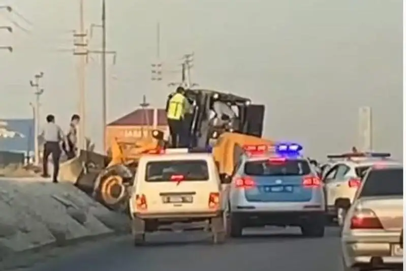 Пьяного мужчину за рулем грузоподъёмника задержали в Туркестане