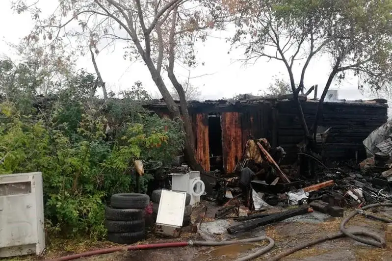 Двоих детей спас от гибели в огне житель СКО