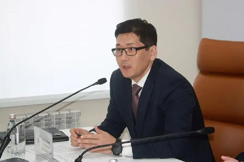 Qýanysh Japaqov: Memlekettik organnyń burynǵydaı qoǵam men BAQ-tan jabyq bolýy kelmeske ketti