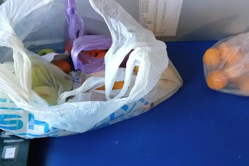 Накачанные алкоголем фрукты пытались передать в столичное СИЗО