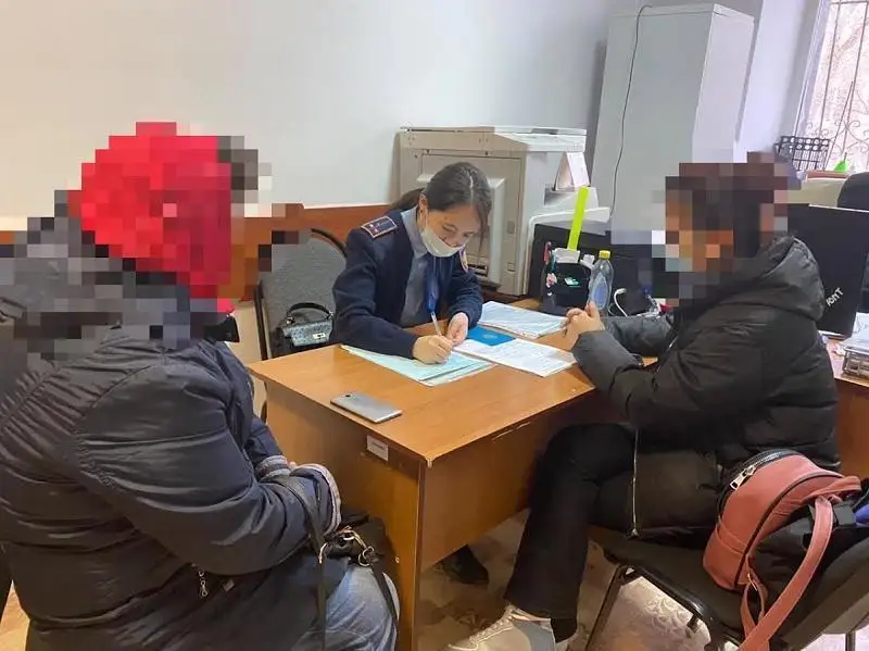 Almaty oblysynda kámeletke tolmaǵandardy beıimdeý ortalyǵyna 13 jasóspirim jetkizildi