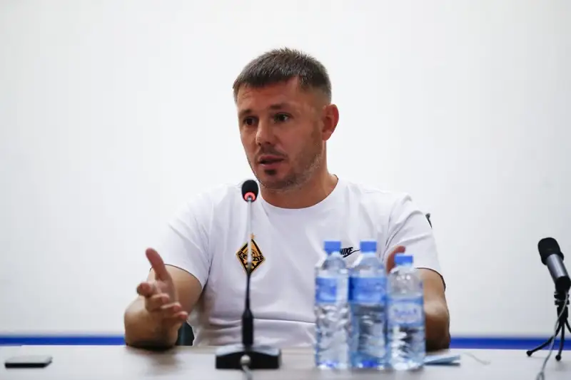 «Qaırat» fýtbol klýbynyń bas bapkeri otstavkaǵa ketti