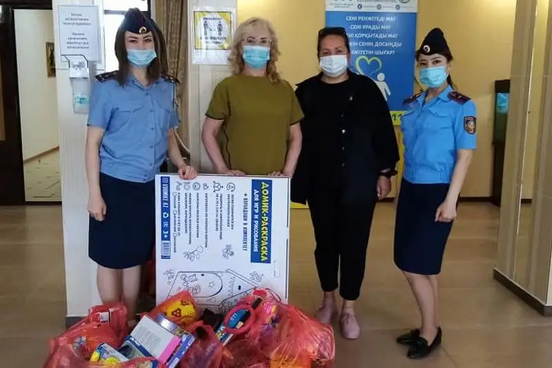 С Днем защиты детей поздравили воспитанников детского дома сотрудники акмолинской УИС