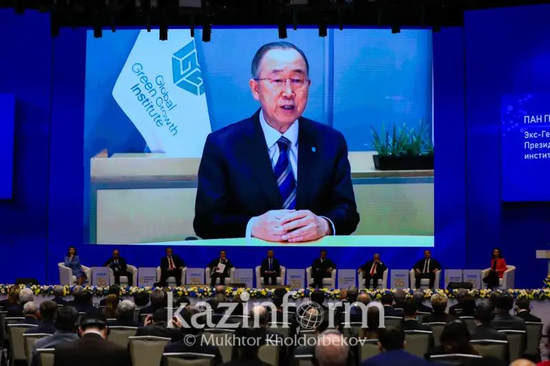 С 30-летием Независимости Казахстана поздравил Пан Ги Мун