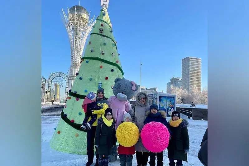 Эко-елка в стиле «Құрақ көрпе» украсила бульвар Нуржол в Нур-Султане