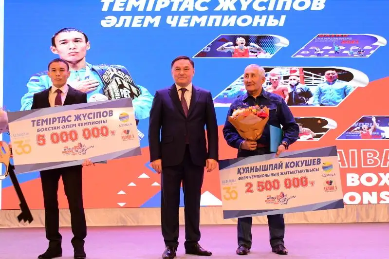Bokstan álem chempıony Temirtas Júsipovke Kókshetaýda páter berildi
