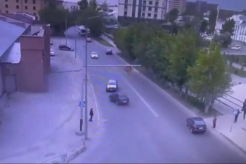 Два автомобиля столкнулись лоб в лоб в Семее