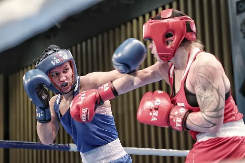 Как соревнуются казахстанские спортсменки на турнире по боксу в Болгарии