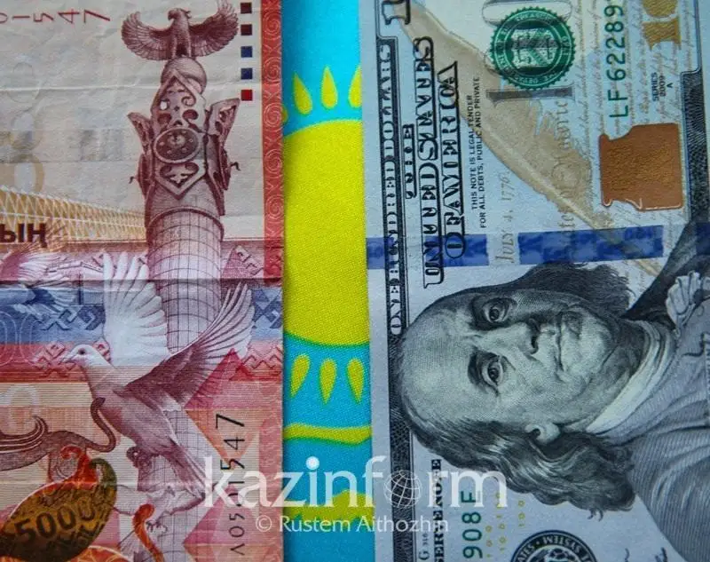 Прогноз по росту курса доллара к тенге дал эксперт