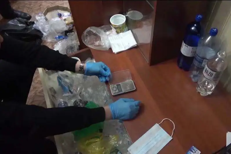 Спецоперация по ликвидации сети оптовых распространителей наркотиков прошла в пяти регионах