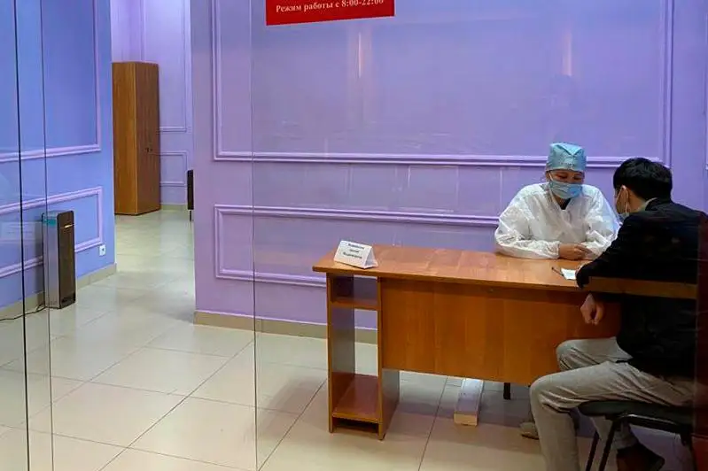 Пункты вакцинации открыты на вокзале и в аэропорту Нур-Султана