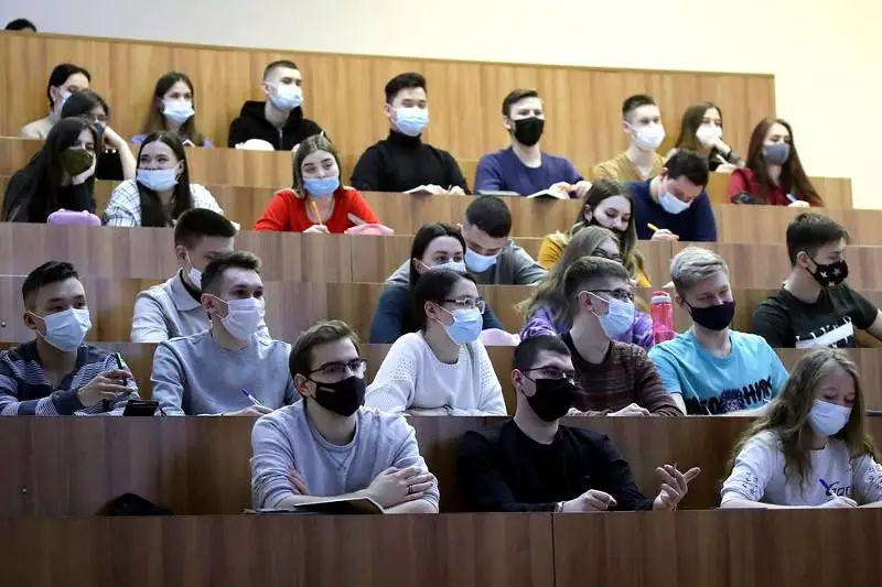 Должны ли иностранные студенты в РФ вакцинироваться от коронавируса