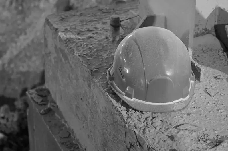 20-летний парень сорвался с высоты девятого этажа в Караганде