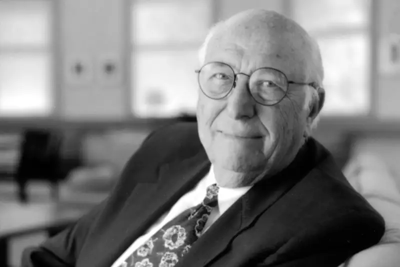 Фейк: Пандемия испанки началась из-за отца Билла Гейтса