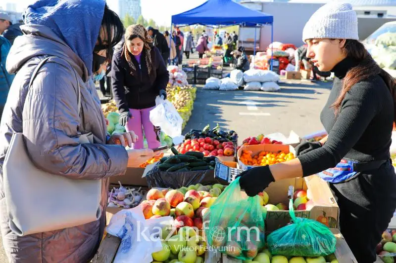 Aldaǵy demalys kúnderi elordadaǵy jármeńkede Pavlodar oblysy ónimderin usynady