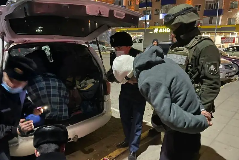 Aqtóbede polıtsııa esirtki tasymaldaǵan kúdiktini ustady