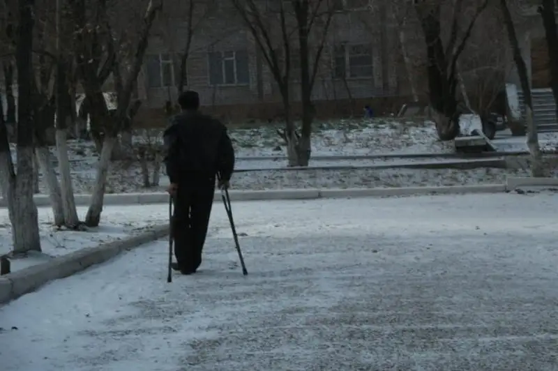 Свыше 100 человек стали жертвами гололеда в Семее