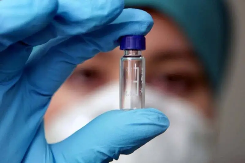 В Испании разрешили провести третью фазу испытаний местной вакцины от COVID-19