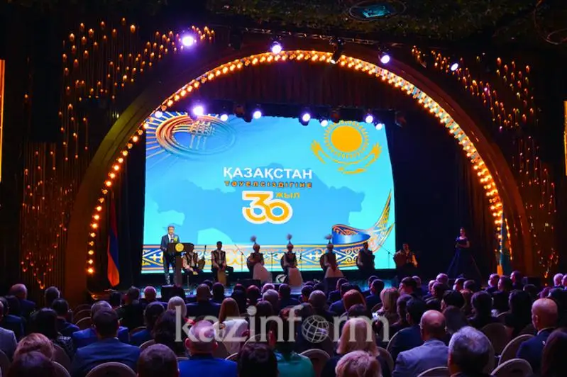 Казахстанский фольклорно-этнографический ансамбль выступил в Ереване