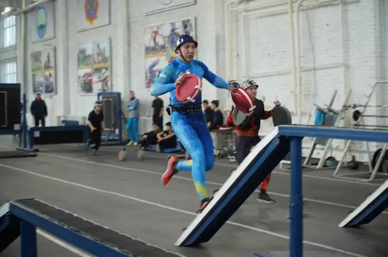 Чемпионат по пожарно-спасательному спорту прошел в ВКО