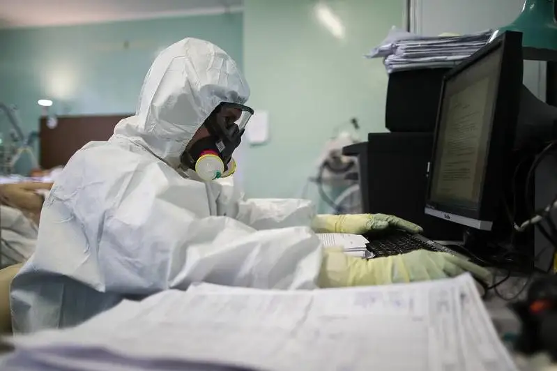 В России зафиксировали 1 106 смертей от коронавируса за сутки - максимум за пандемию