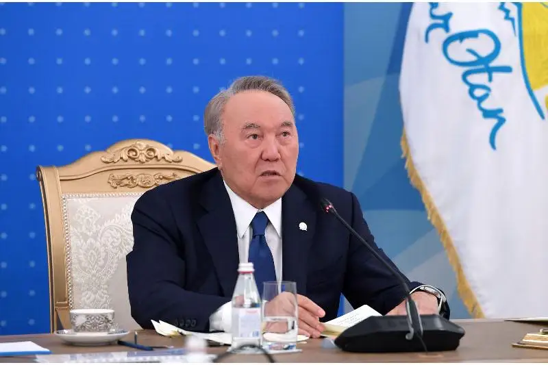 Elbasy: Qazaqstandyqtar Prezıdent nusqaǵan baǵyt tóńireginde toptasýy kerek