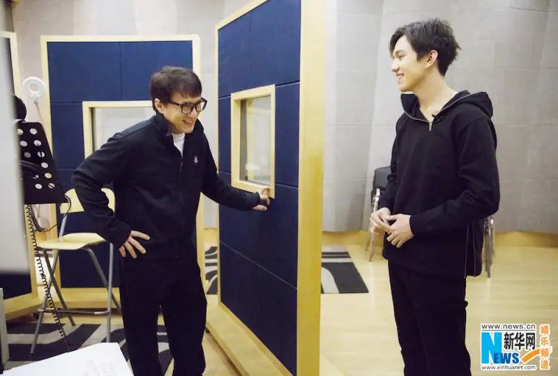 Джеки Чанның Димаш Құдайбергенге үйреткен биі