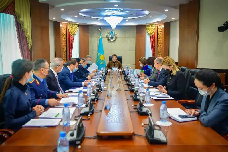 Профилактику правонарушений в отношении несовершеннолетних и обеспечение их безопасности обсудили в Сенате