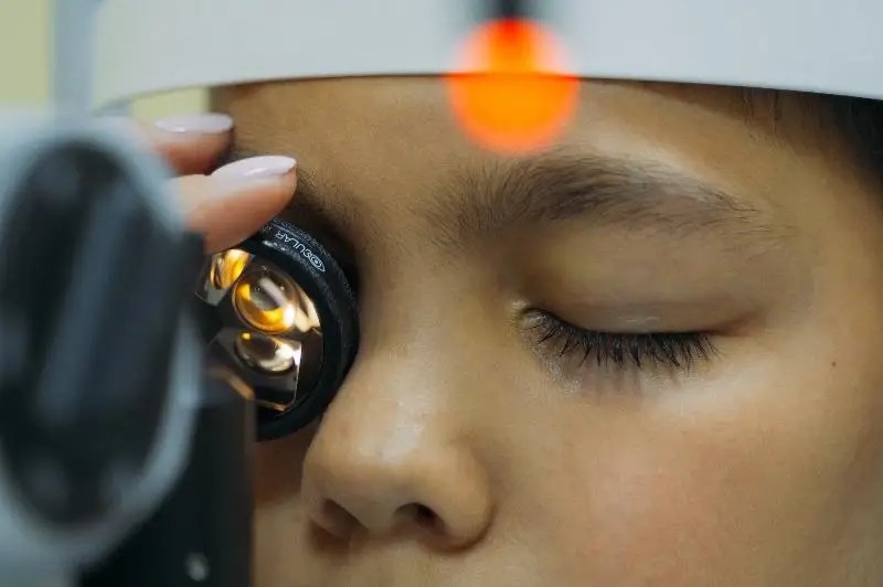 600 детей прошли курсы по лечению зрения в Карагандинской области