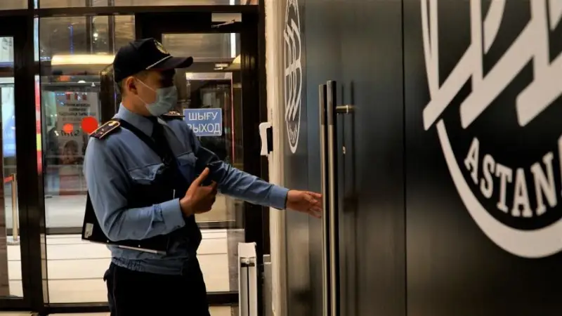 Ауызашар почти на 100 человек проводили в одном из столичных ресторанов