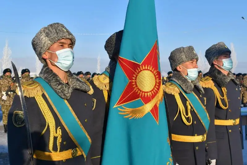 Десантники присягнули на верность народу Казахстана и Президенту