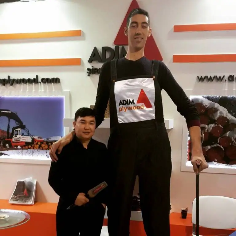 ең ұзын адам