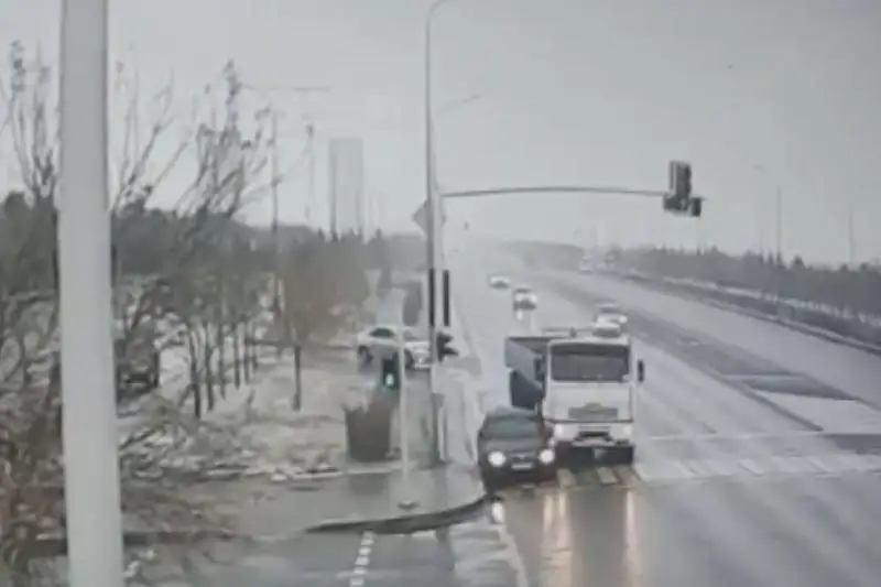 Более 200 ДТП за два дня произошло в Нур-Султане из-за гололеда