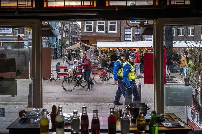 В Нидерландах ужесточают меры по борьбе с COVID-19