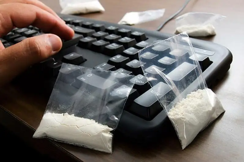 Qazaqstanda ınternet arqyly esirtki taratýshylarǵa qandaı jaza qarastyrylǵan