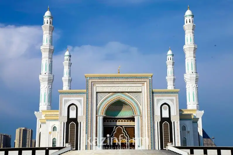 Аида Балаева встретилась с верховными муфтиями Монголии и Алтайского края РФ