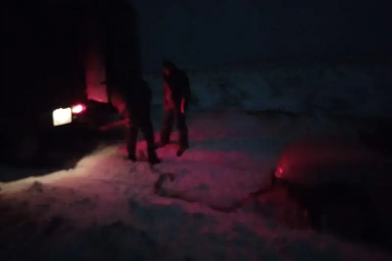 Четверым рыбакам пришли на помощь спасатели ВКО