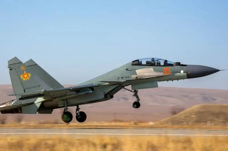 Экипажи фронтовой и военно-транспортной авиации выполнили учебно-тренировочные полеты