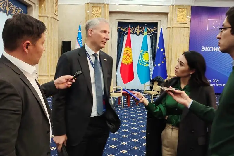 EO-nyń Qazaqstandaǵy elshisi Eýropa men Ortalyq Azııa yntymaqtastyǵynyń negizgi baǵyttaryn aıtty