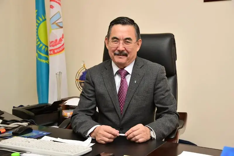 Айкан Аканов олицетворяет образ настоящего врачевателя, вошедшего в золотой фонд отечественной медицины - Серик Сейдуманов