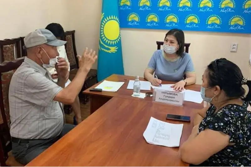 Депутаты Мажилиса в регионах проводят приёмы граждан по личным вопросам