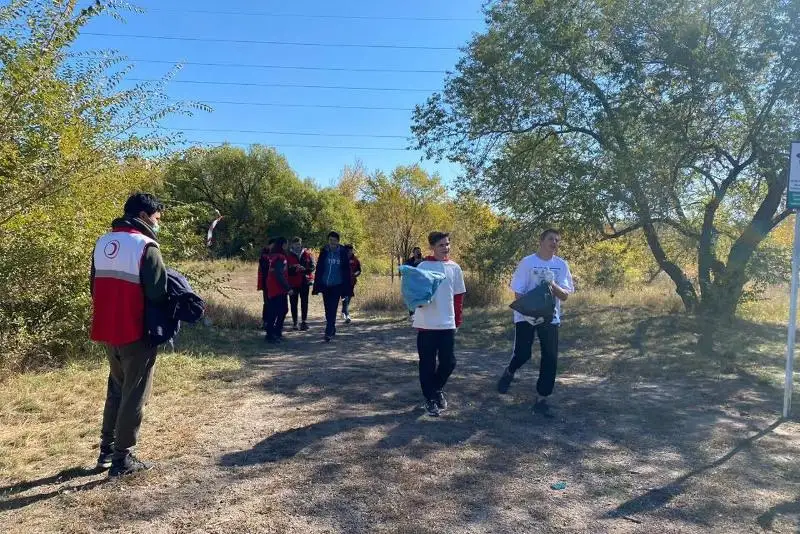 Молодёжь за чистый город: карагандинцы на бегу собрали 70 мешков мусора